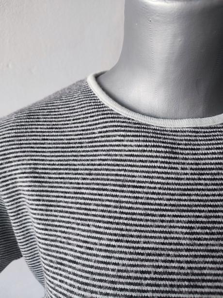 Pásikavy pulóver, 38