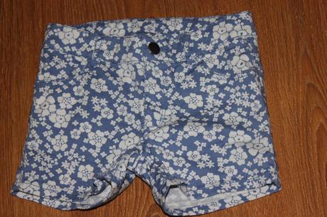 Šortky s bielymi kvetmi, h&m,116