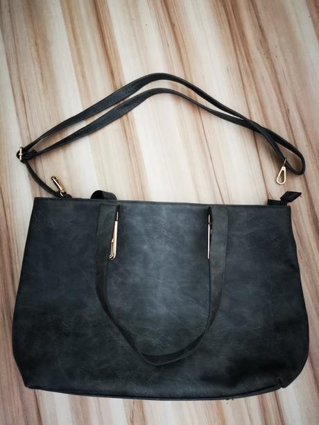 Tmavošedá kabelka, 