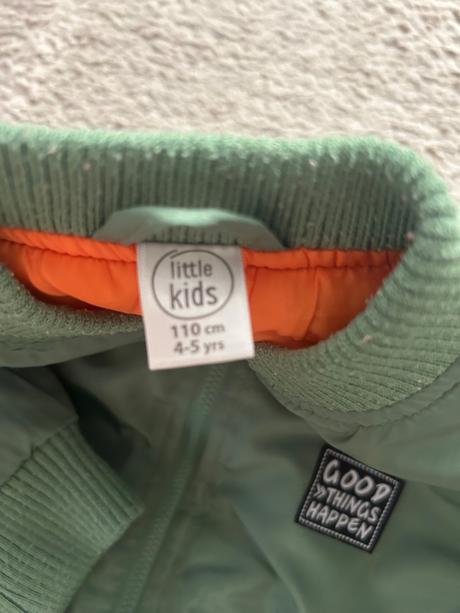 Prechodná štýlová bunda, 110