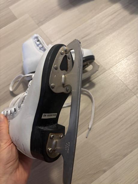 Dievcenske korcule c.29, crowned,29