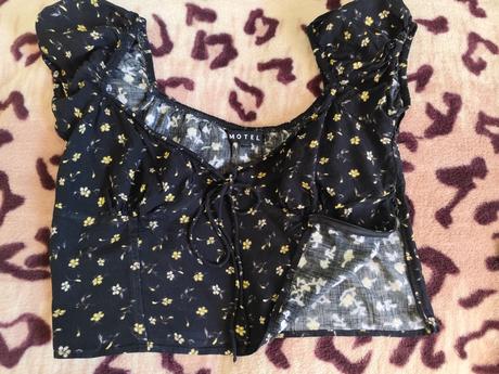 Elegantný crop top zn. motel, vel. l, veľmi pekne, l