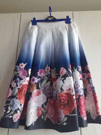 Slàvnostná kràsna sukňa, 40