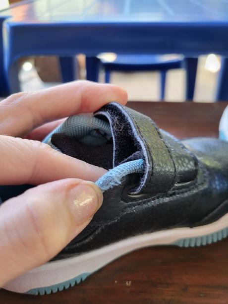 Tenisky  + doporučené poštovné, adidas,25