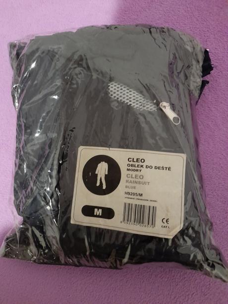 Odev do dažďa m, m