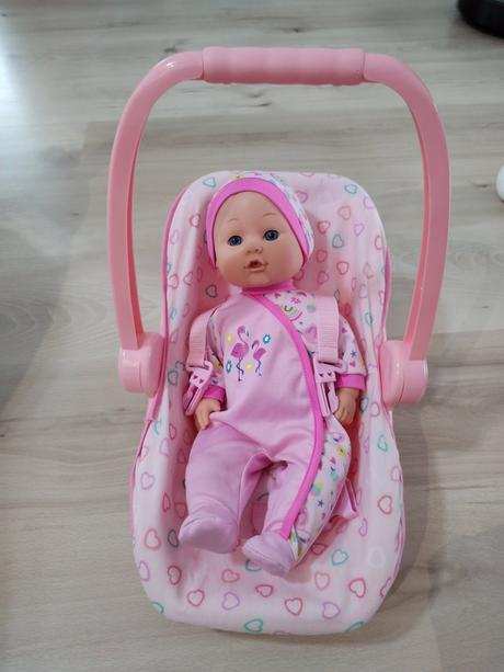 Bábika s autosedackou,