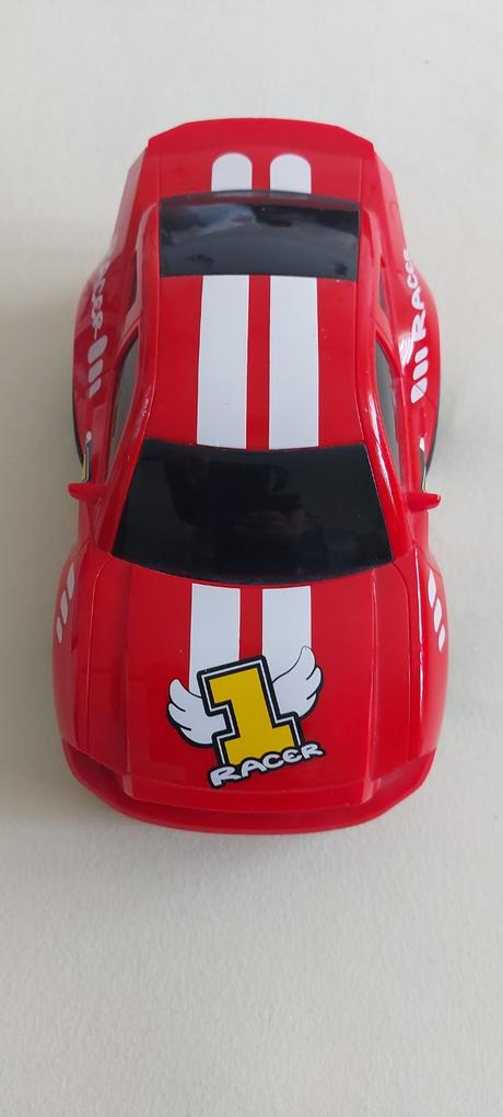 Racer 1 - auto na diaľkové ovládanie,