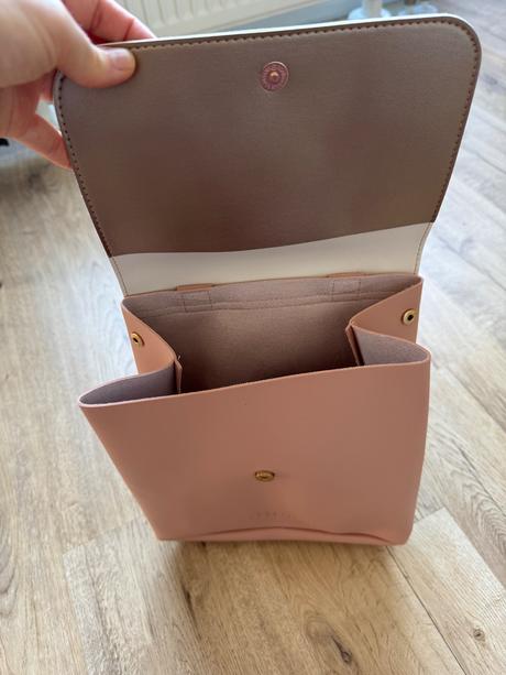 Guess ruksak, guess