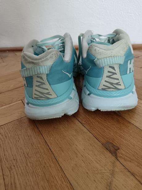 Hoka clifton6 vel. 41 a 1/3 bezecka obuv, 41