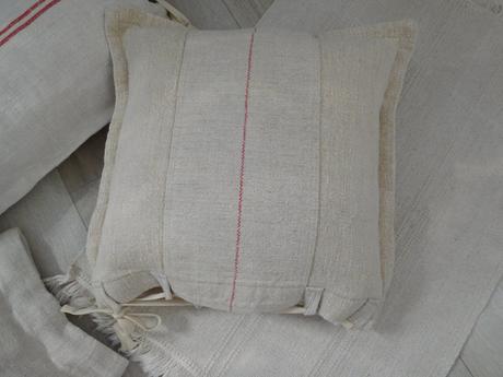 Vankúše menšie , vačšie, podlhovasté,, 