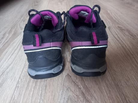 Trekové tenisky, 36