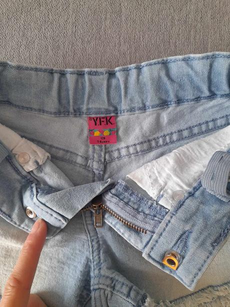 Dievčenské rifľové kraťasy veľ. 128, 128