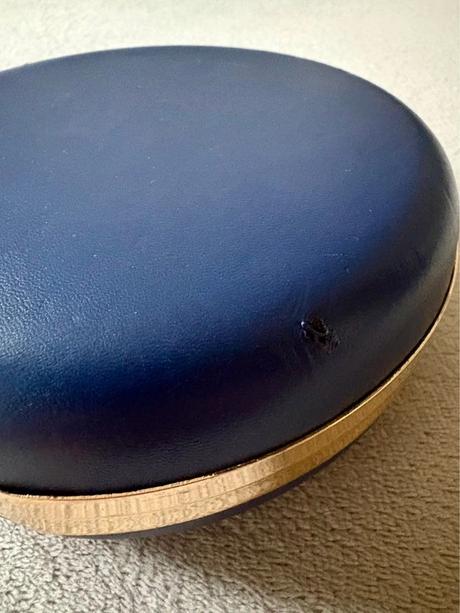 Elegantná okrúhla kabelka s 3d kvetmi, 