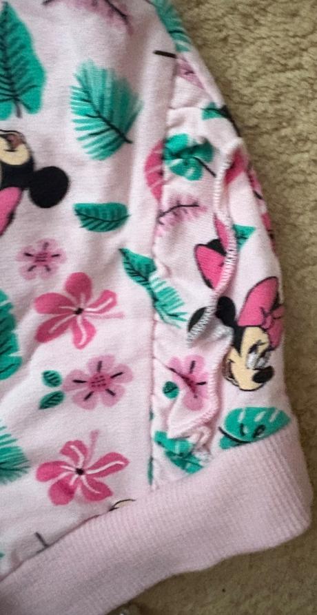 Nadherna volanikova mikinka, sinsay,98