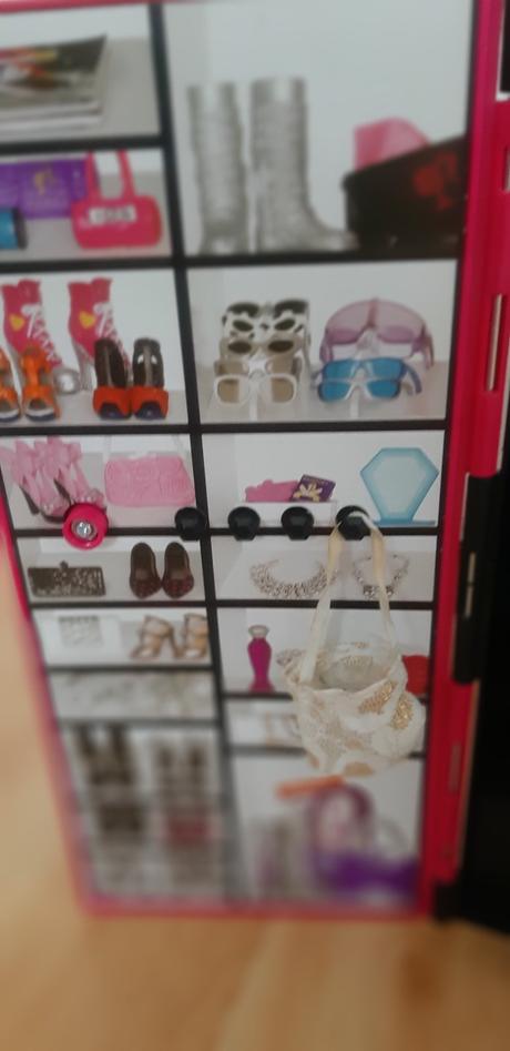 Skriňa barbie+ barbie,