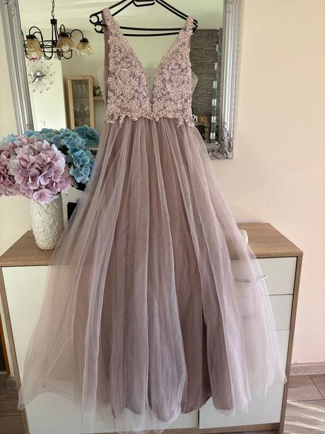 Púdrovoružové šaty, m