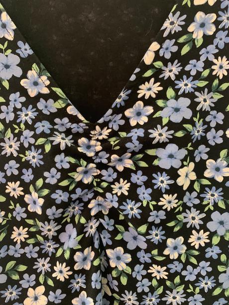 Kvetinkove saty, clockhouse,s