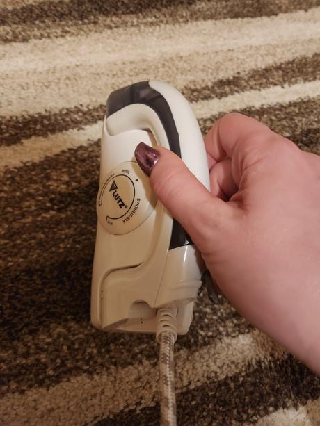 Malá žehlička so sklápacou rukoväťou, 