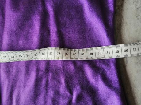 Fialové jedinečné lesklé pružné šaty vs-m, m