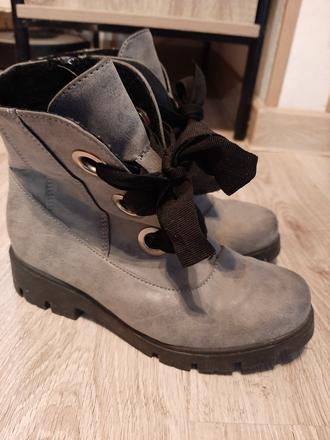 Predám topánky, 32