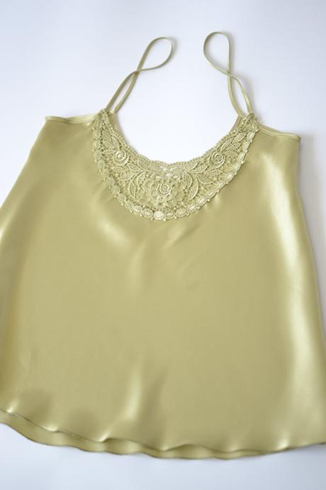 Bledozelený saténový top l, l