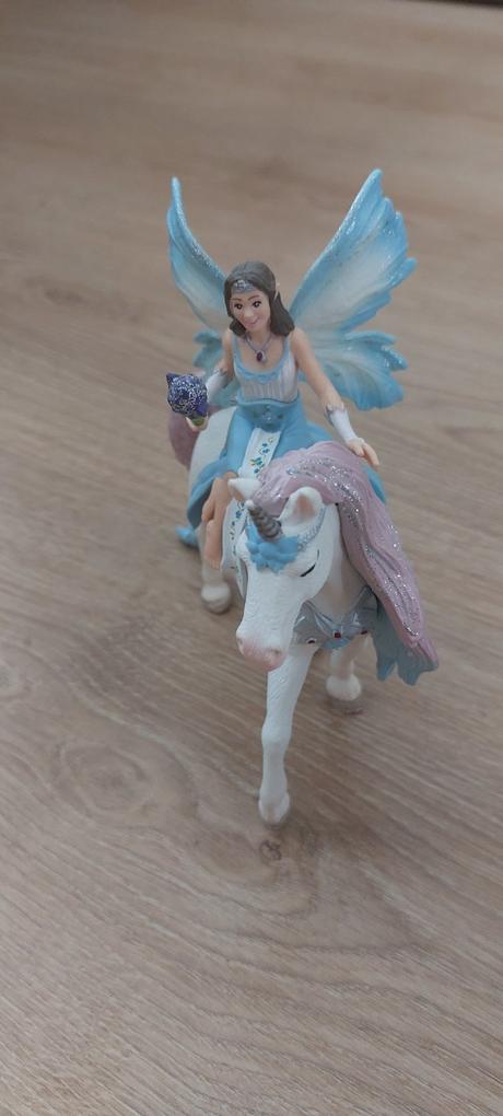 Schleich víla s jednorožcom, 