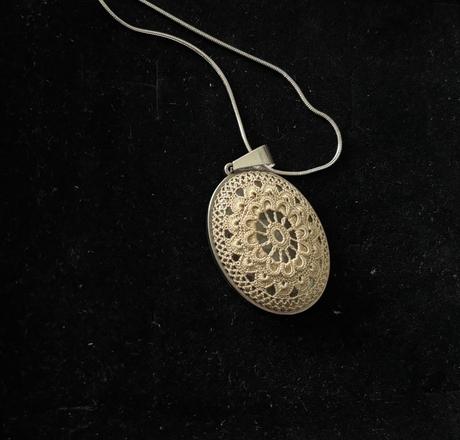 Paličkovaný strieborný nahrdelník, 