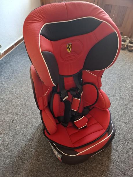 Detská autosedačka, ferrari