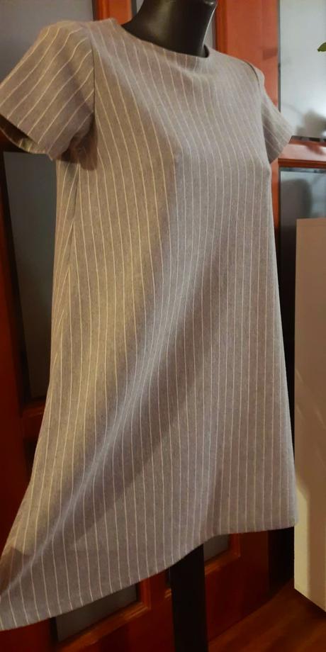 Predám dievčenské šaty stradivarius veľ.s, stradivarius,s