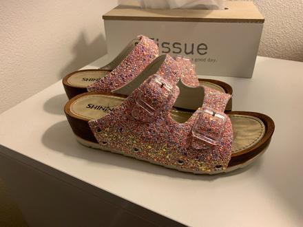 Trblietavé sandálky, 33