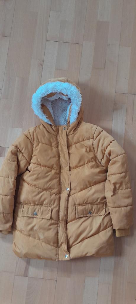 Bunda zimna predlžena 7-8 r, sinsay,122