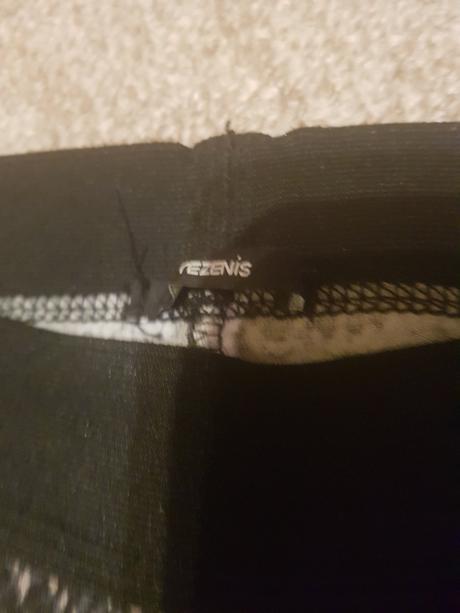 Tezenis legíny, tezenis,s