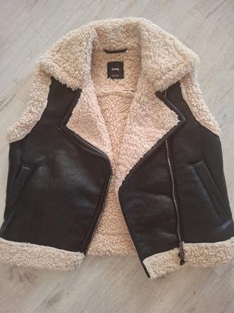 Koženková zateplená vesta, sinsay,146