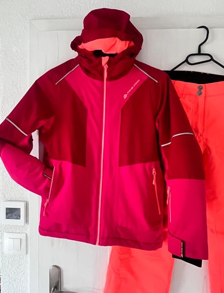 Výrazny komplet na svah, alpine pro,146