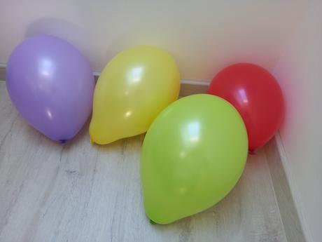 200ks farebných balónov,