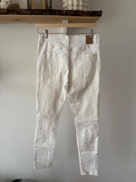 Biele nohavice, stradivarius,40