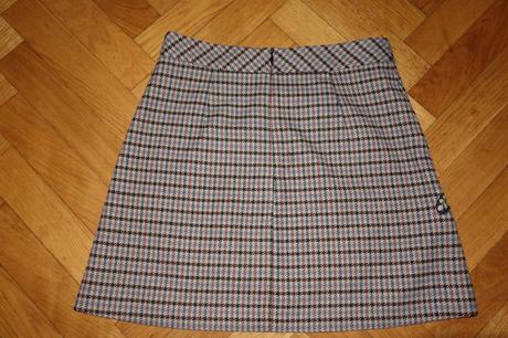 Sukňa s výšivkami, s