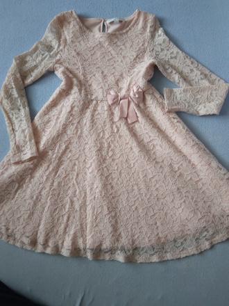 Čipkované šaty, 122