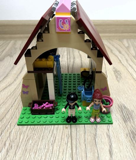 Lego friends 3189 stajne v heartlake, 