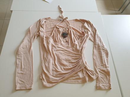 Béžové zaujímavé tričko s brošňou, m