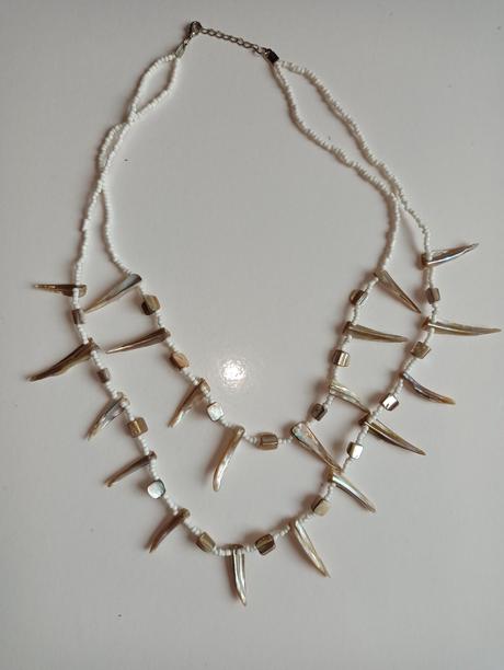 Náhrdelník z mušlí,