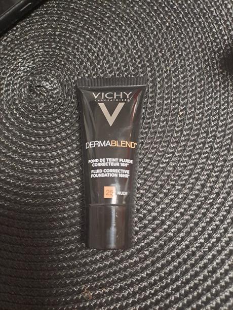 Fluidný makeup vichy dermablend, 