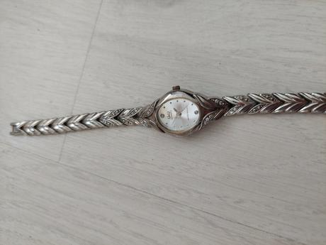 Hodinky quartz, quartz