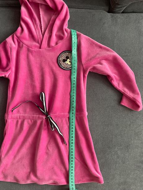 Velúrové šaty, 98