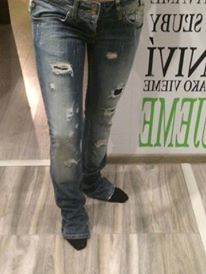 Kvalitne roztrhane rifliky  26, s