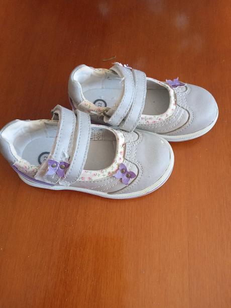 Topánočky s motýlikom, 22