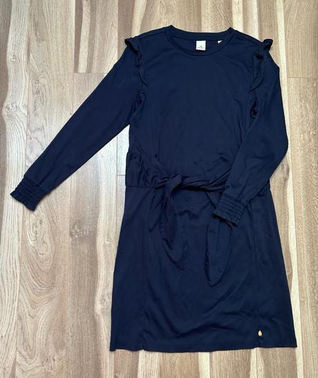 Kvalitne dievčenské šaty, 152