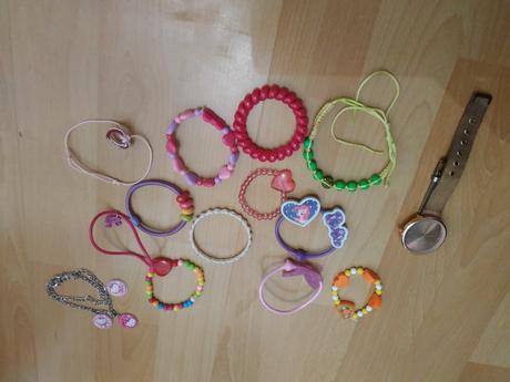 Mix náramkov a hodiniek, 