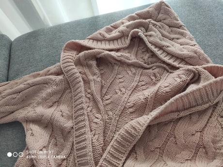 Bledorúžový svetrík, m