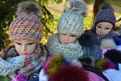 Čiapočka s brmbolcom, 74 - 158